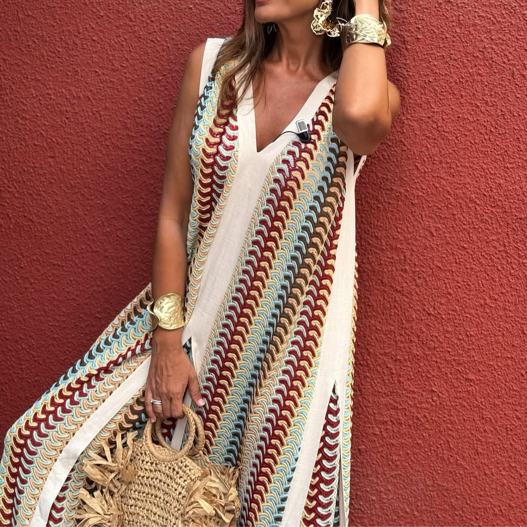 Alana | Ethnic print maxi Dress with a Loose Fit and V-Neck