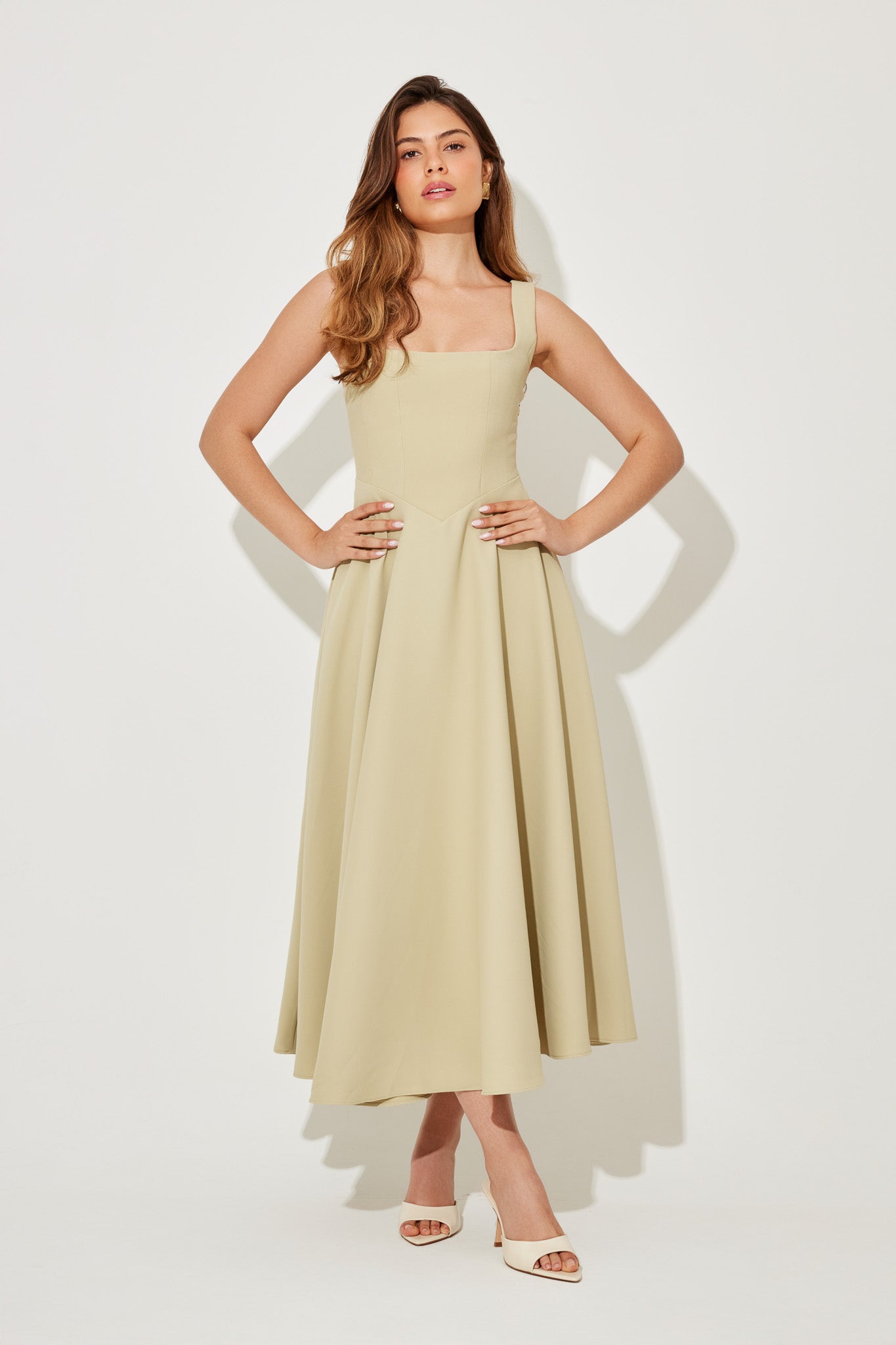 Emily | Timeless Flowy Midi Dress