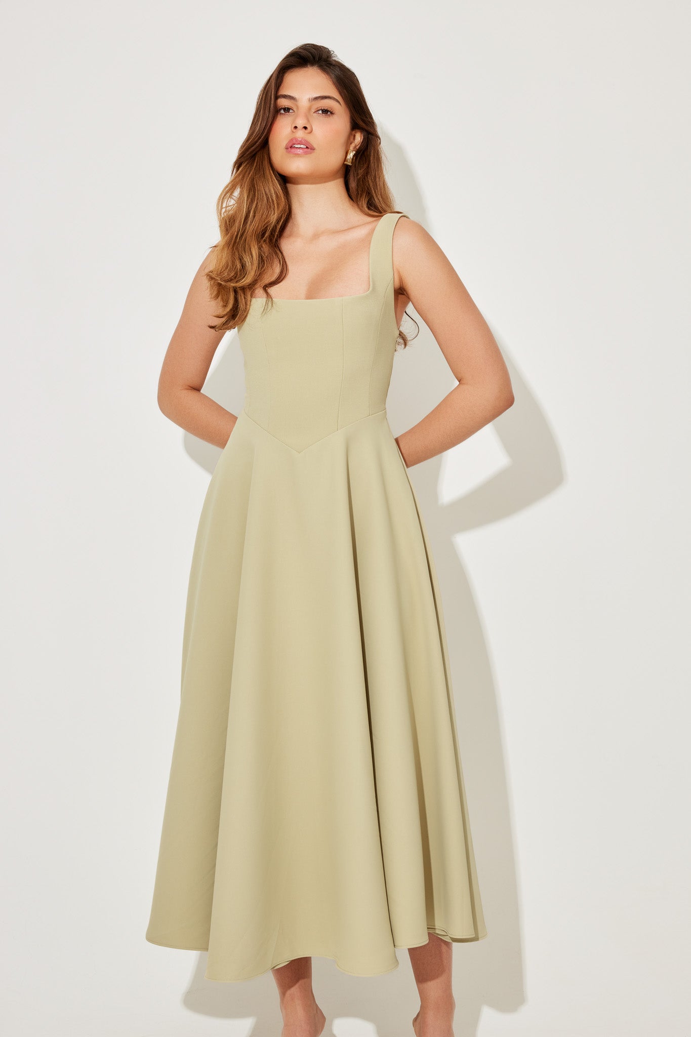 Emily | Timeless Flowy Midi Dress