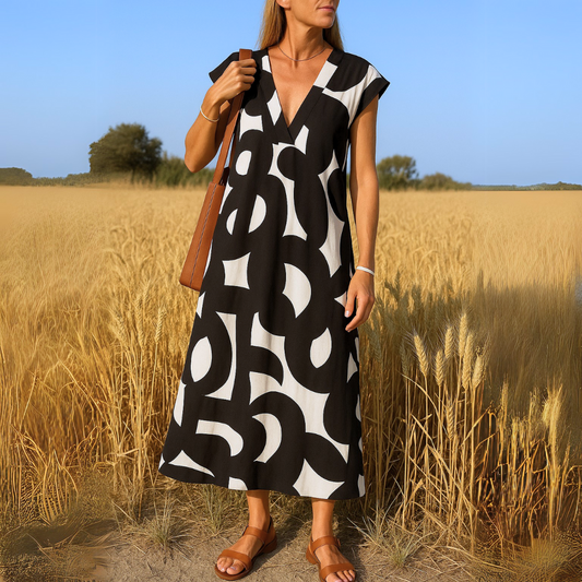 Carolina | Elegant V-neck dress
